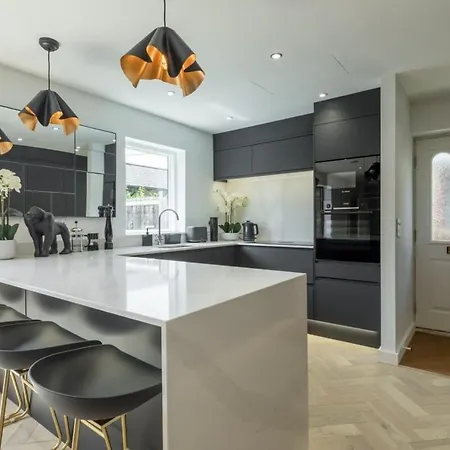 Luxury 2 Bedroom Apartment With Ac And Parking CBG Exterior foto