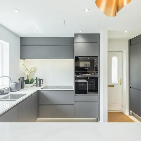 Luxury 2 Bedroom Apartment With Ac And Parking CBG Exterior foto