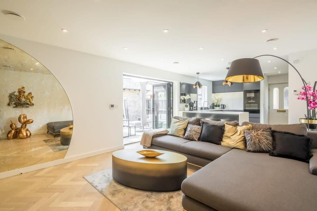 Luxury 2 Bedroom With Ac And Parking