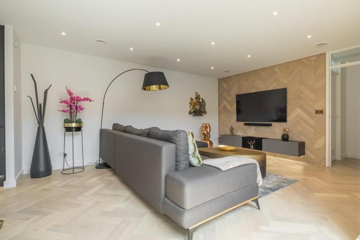 Luxury 2 Bedroom With Ac And Parking Holiday home