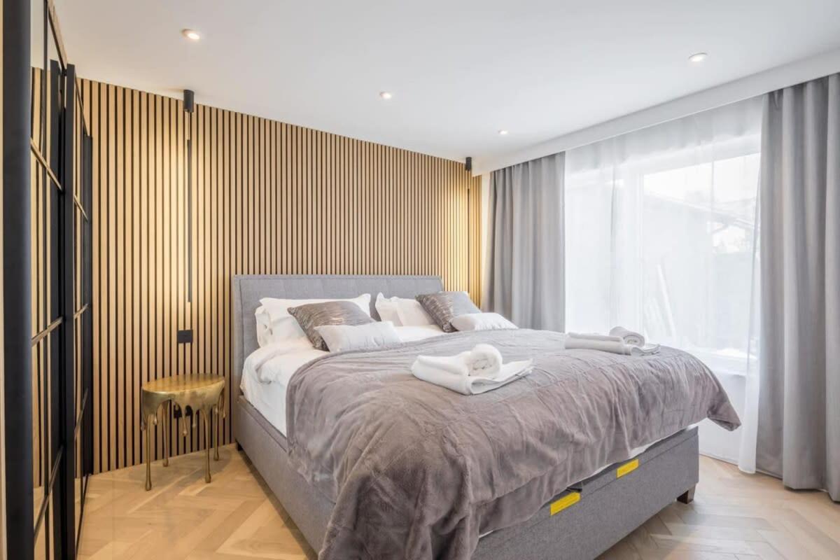 Holiday home Luxury 2 Bedroom With Ac And Parking *